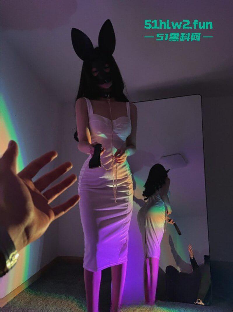 大神【LMCEO】专门约啪别人极品女友，长腿翘臀完美身材御姐被打耳光掐脖子爆操。-3