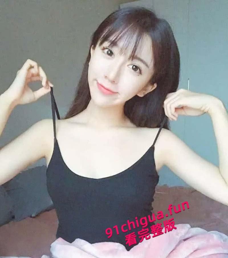 全网热搜,抖音千万网红【呆妹儿小霸王】首秀日塌房,前男友独家投稿爆料开房洗澡,三点全漏露脸实锤太TM炸裂了!-1