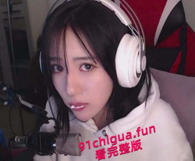 全网热搜,抖音千万网红【呆妹儿小霸王】首秀日塌房,前男友独家投稿爆料开房洗澡,三点全漏露脸实锤太TM炸裂了!-2