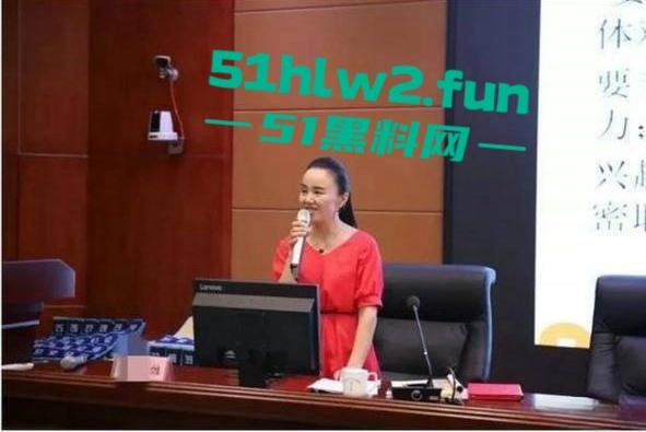 湖南省宁乡十三中女副校长【谢佳雄】被爆婚内出轨，真人照片流出爆料者【贺江】为曾经学生。-14