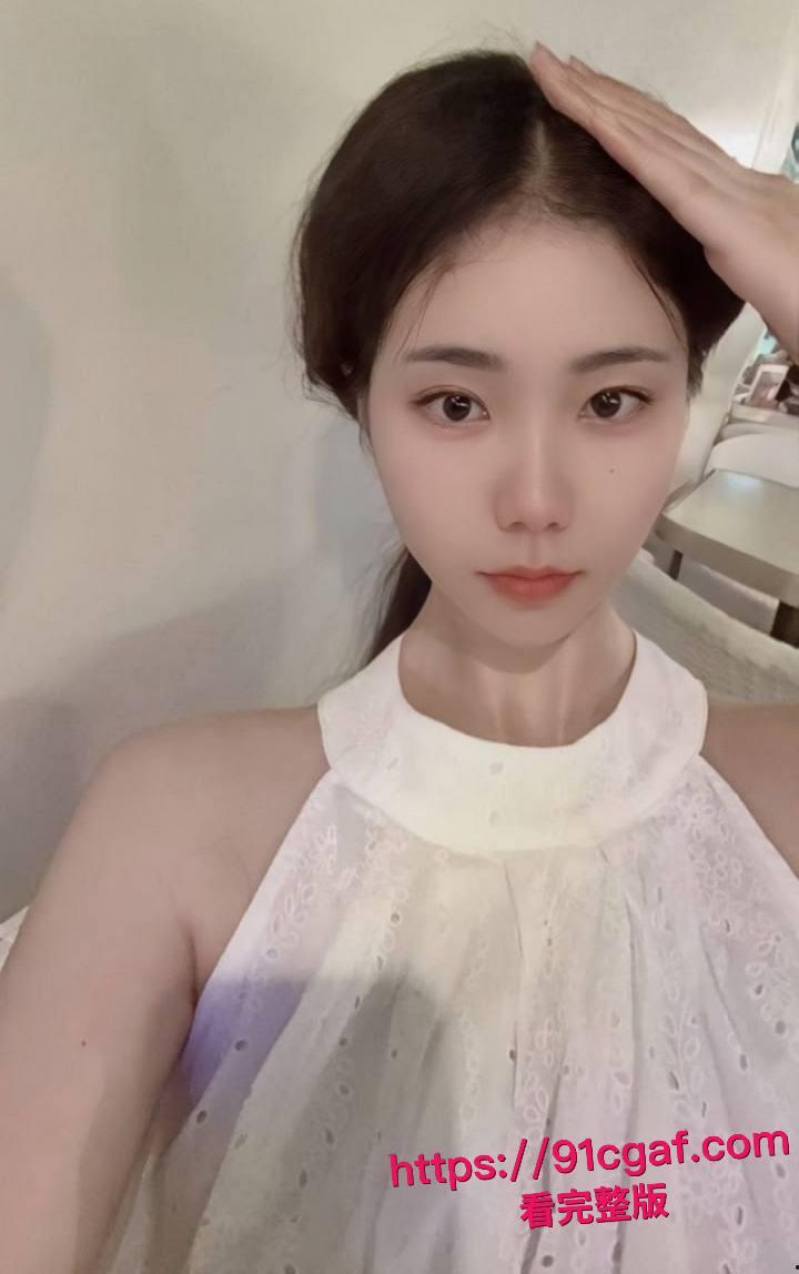 四川成都反差人妻 杨琴 背着老公与大屌偷情 被疯狂抽插尖叫连连 反差感十足!-3