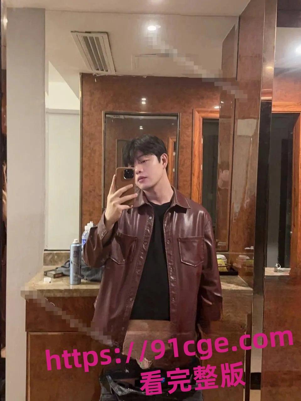 痞帅体育生粗口调教反差骚学姐 学校里帅哥就是受欢迎-1