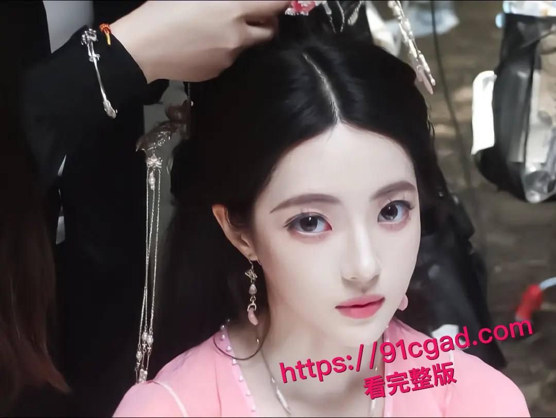 顶流塌房实锤？许凯被前女友许荔莎曝出轨分手，于正急删回应引热议-1