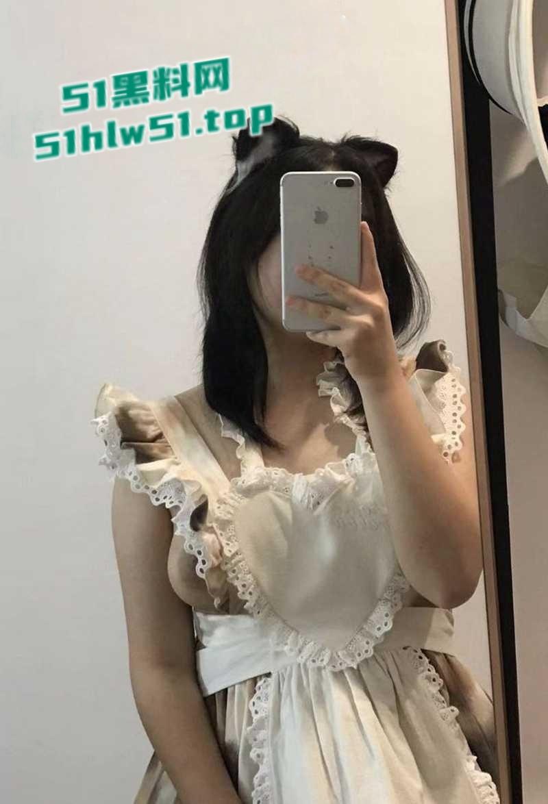 贵阳甜妹【李成乔】不雅视频流出，C杯骚女被炮友无套爆操，多毛蝴蝶逼淫水狂流！-5