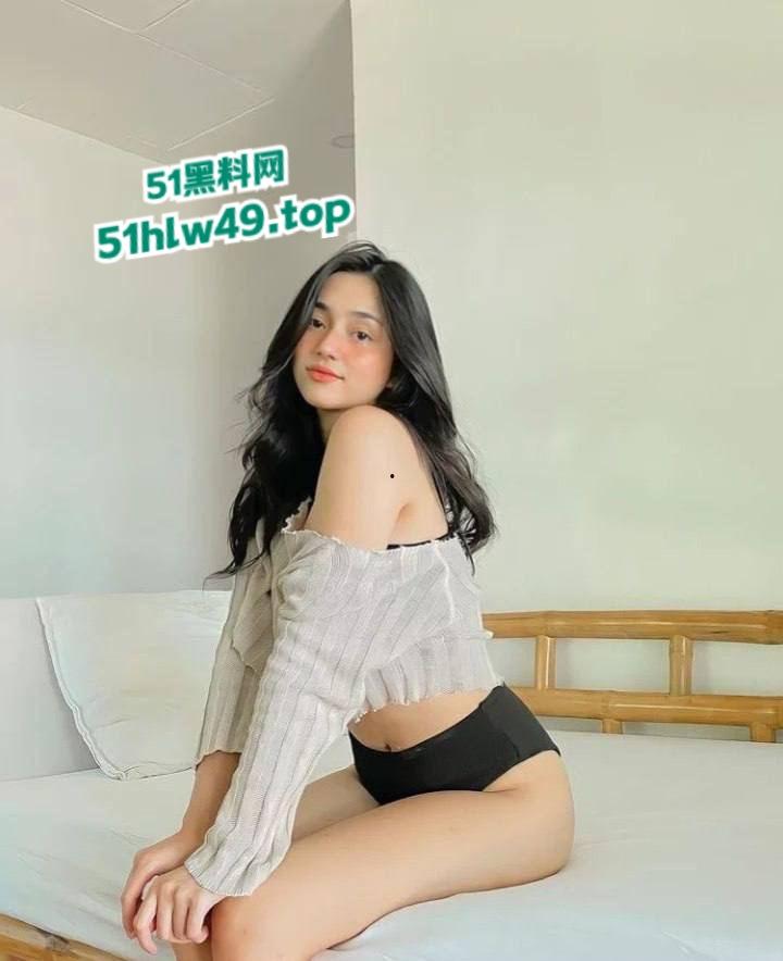 Titok170万粉丝网红，顶级御姐【JULSbraba】超美女神下海约啪，金主爆操抽插视频流出曝光！-1