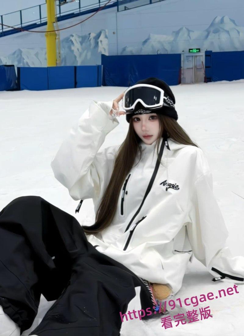 滑雪圈老白与美女陪玩事件 3000陪滑费给不起?女主直播发声控诉白嫖行为-2