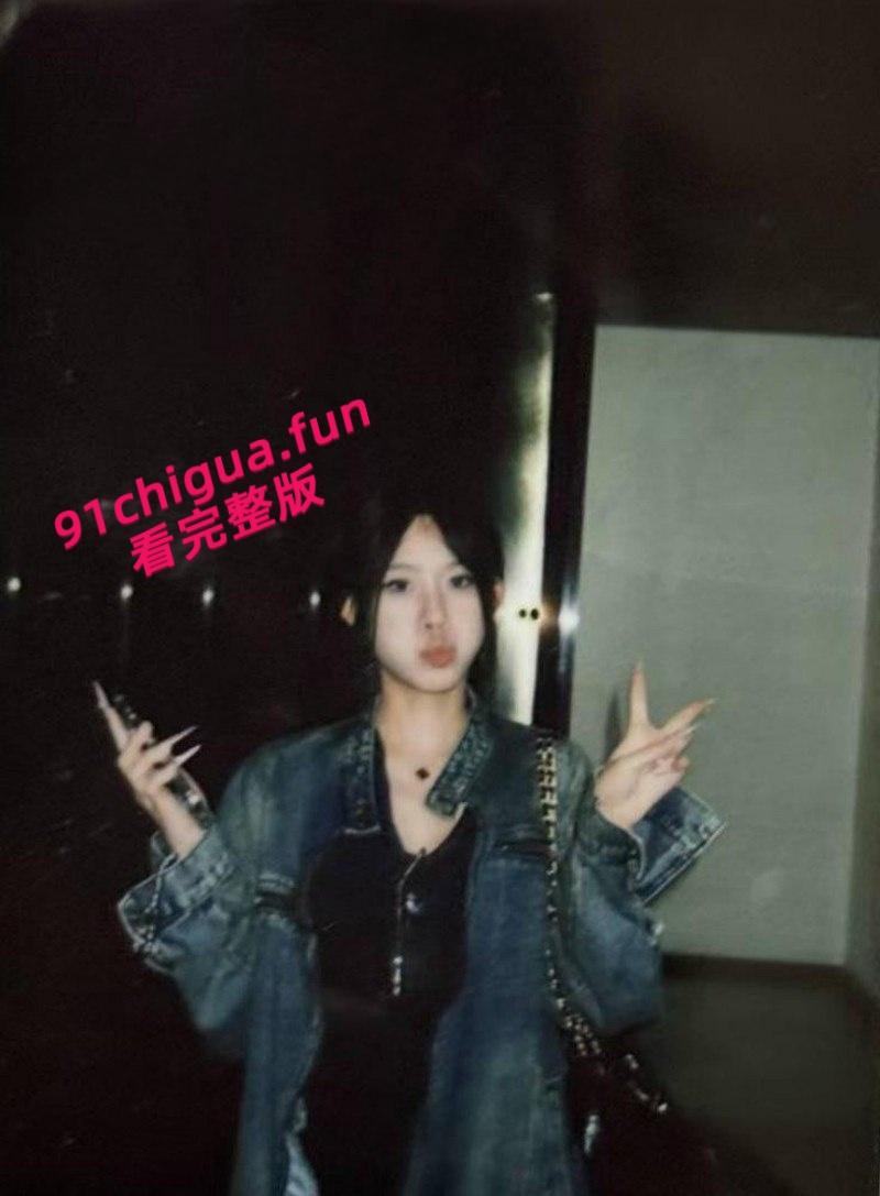 安徽六安皖西学院【邹芳婷】分手后无缝链接疯狂约炮，惨遭前男友报复曝光大量不雅私拍！-3