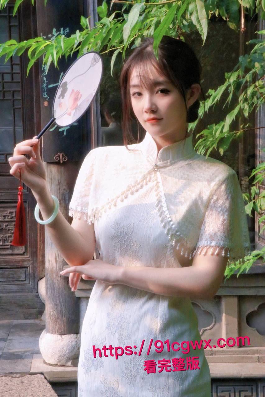 吴萌私密视频泄露！娇小身材大胸反差，嫩滑肌肤让人血脉喷张！-2