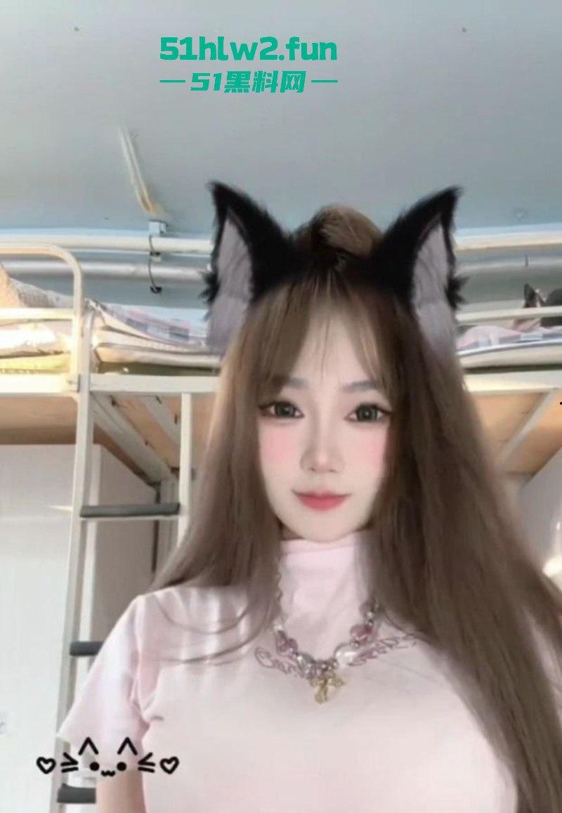 快手豪乳女神【不甜】大尺度自慰福利流出，假屌在小穴内快速抽插带出大量淫水，画面十分淫靡。-3