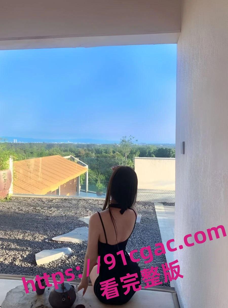 四川航空姐周娅菲惊爆丑闻！刚下飞机直奔酒店与炮友狂欢-4