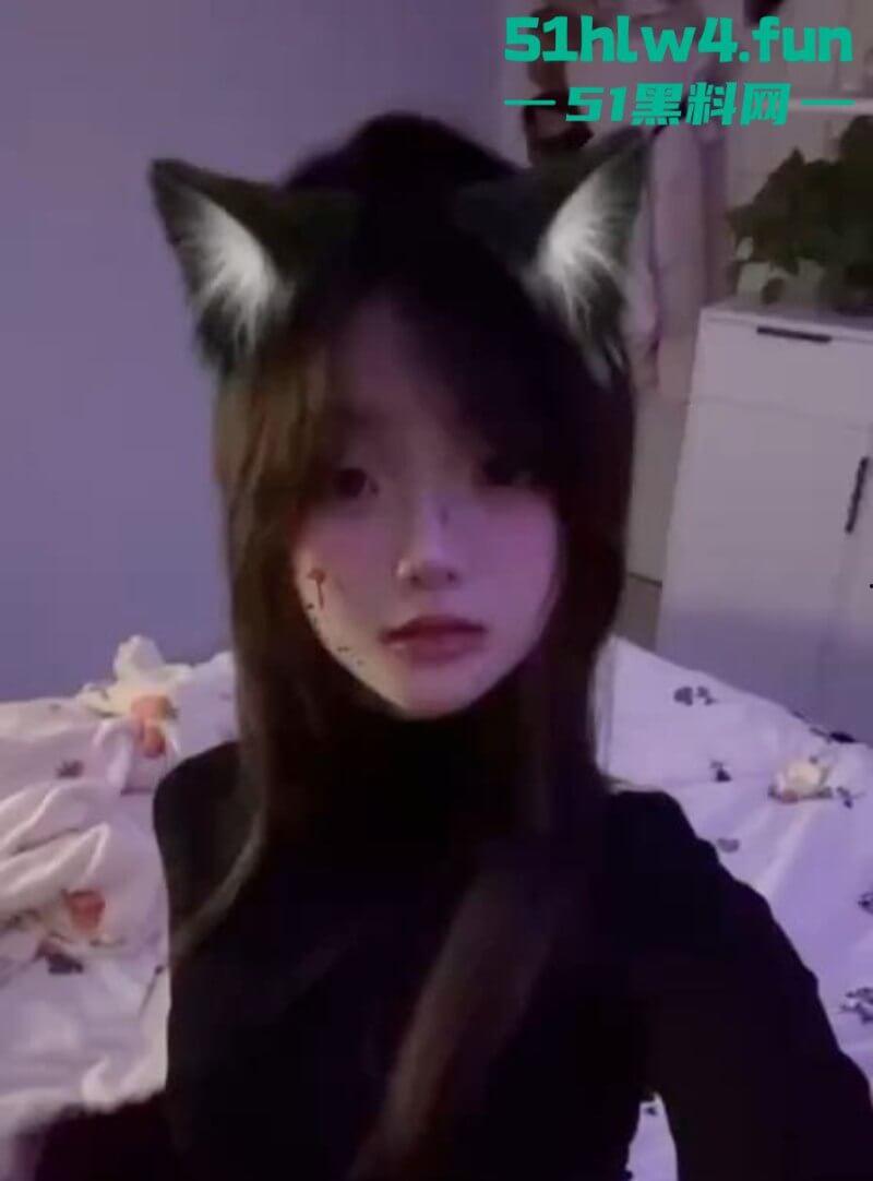 南京钟山技术学院【杨和馨】极品身材反差学生妹,到处约炮给男友带绿帽子聊天记录视频曝光。-15