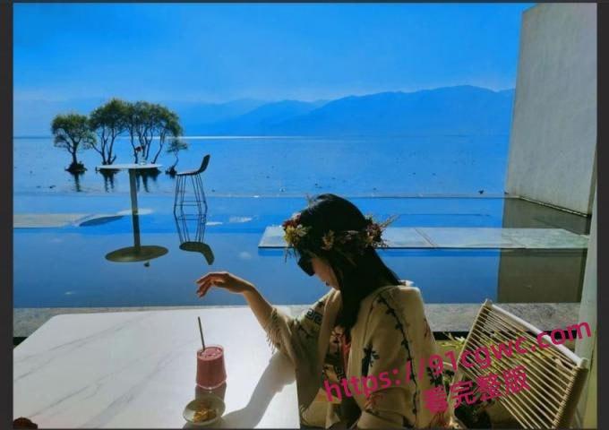 浙江杭州气质女大学生陈绍熙 遭前男友泄密不雅视频 颜值极高随着欲望也极强!-1