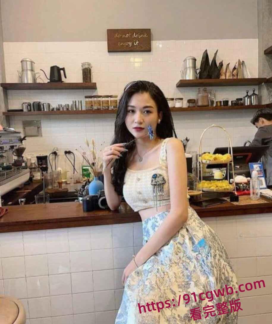 越南影视著名女明星武氏英书酒店浴池激战泄露 美丽佳人背地里如此淫荡不堪!-2