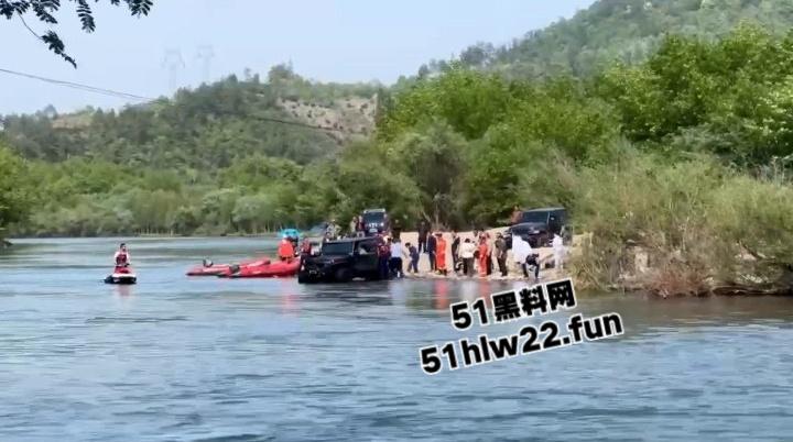 浙江台州装逼男开越野带俩美女护士，横跨溪滩被困致俩美女双双死亡，自己侥幸脱险无恙。-2