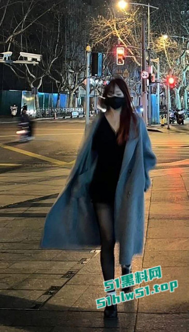 大四极品学生妹，公司当实习会计被老板潜规则玩弄，穿开裆黑丝酒店约啪，激情吃鸡射一脸！-2