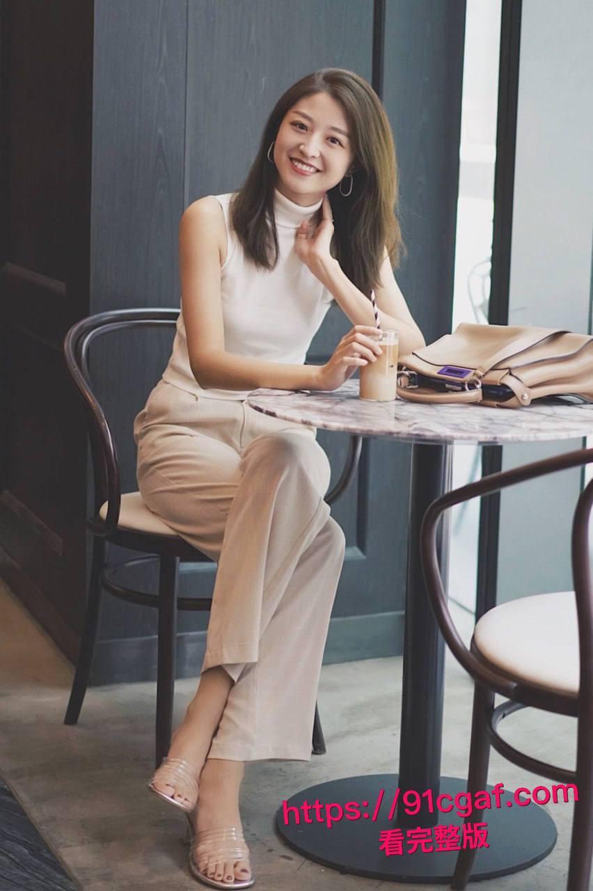 河北承德医学院李鑫伊极品学姐Soul约炮视频流出 豪乳挺翘骚逼粉嫩 女上位骑乘白浆狂喷！-1