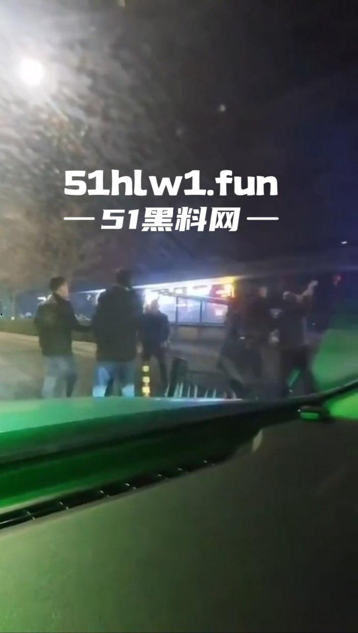 不顺心就干，能干绝不多逼逼，干就完事了快过年了，干完进去吃皇粮，管吃管住还不用操心年货！-2