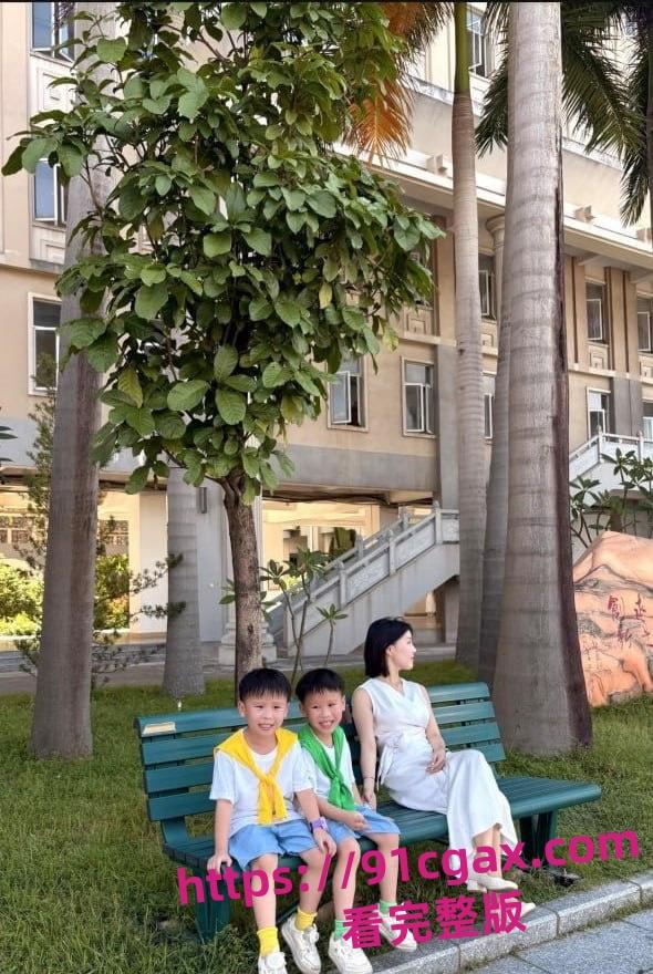 广西梧州已婚人妻罗露珠广州出轨 被炮友多姿势爆操 绿帽丈夫曝光视频！-4