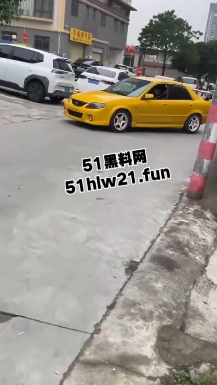 广东江门精神小伙，组织改装摩托车排位赛结果当场撞上轿车，导致司机死亡目前参赛人员正在抓捕中。-2