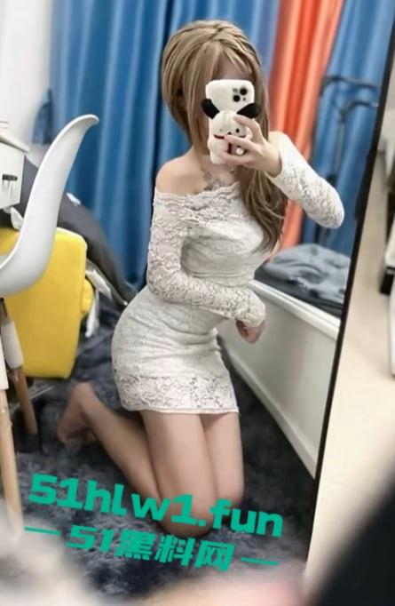 福建莆田骚货【郑烨烨】快手网红【吐泡泡】群里疯传她被操自拍视频，一边叼烟一边求操，骚话连篇堪称精神小妹本妹！-14