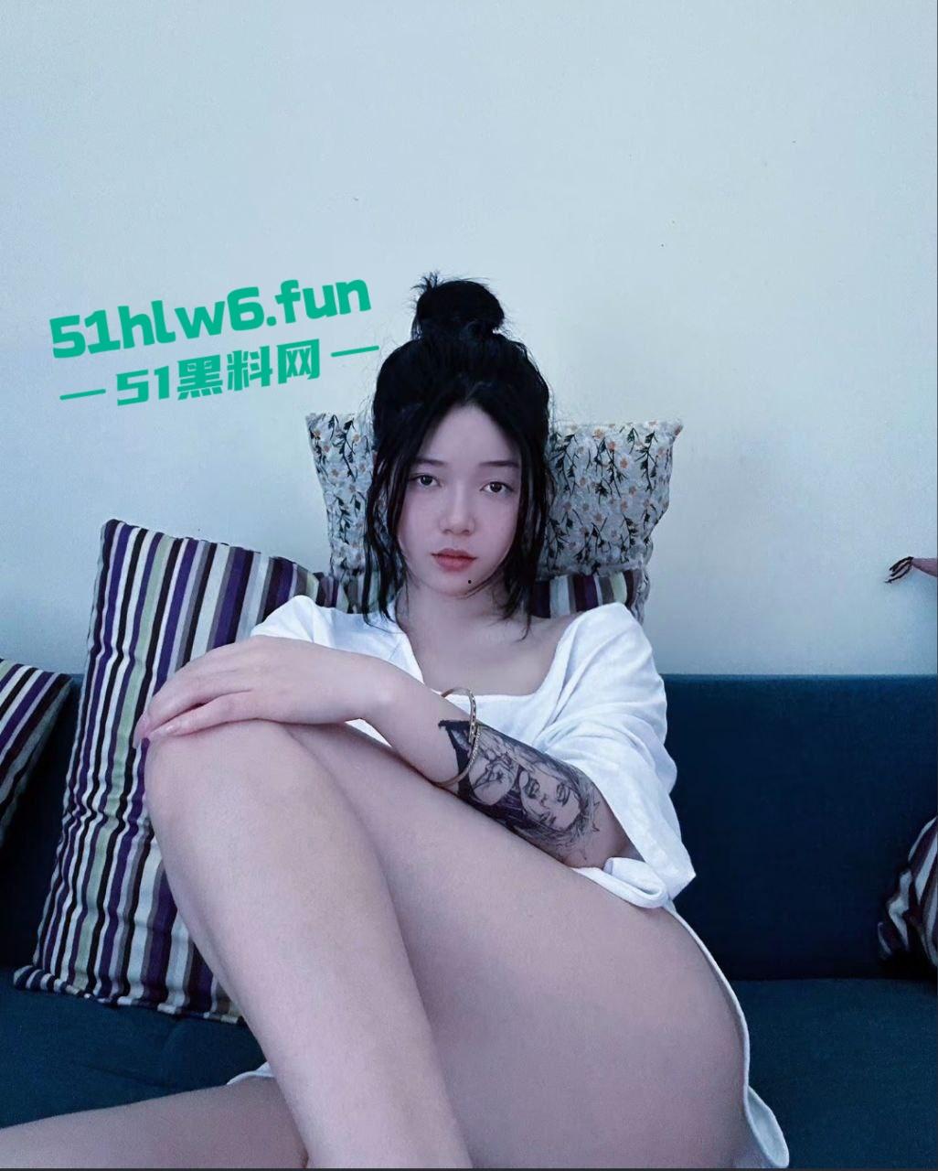 抖音极品网红【丫头】高挑身材长腿尤物，在陕西做台球助教用色相欺骗瓜友，骗钱后直接消失渣女一枚实锤。-8