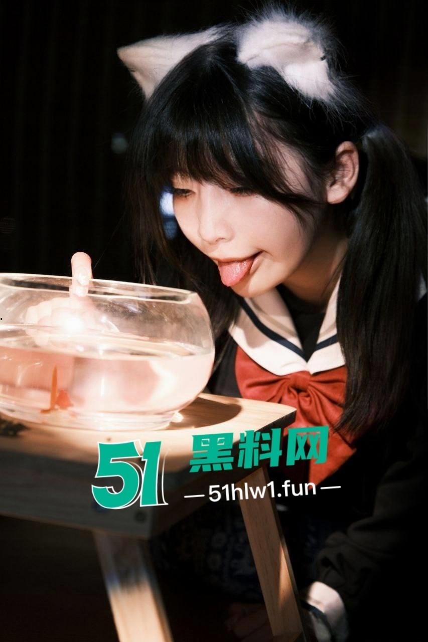 推特萝莉福利姬【星野柒免】清纯颜值肥臀母狗，穿可爱制服私拍白虎嫩逼手揉酥胸全露私拍视图流出-6