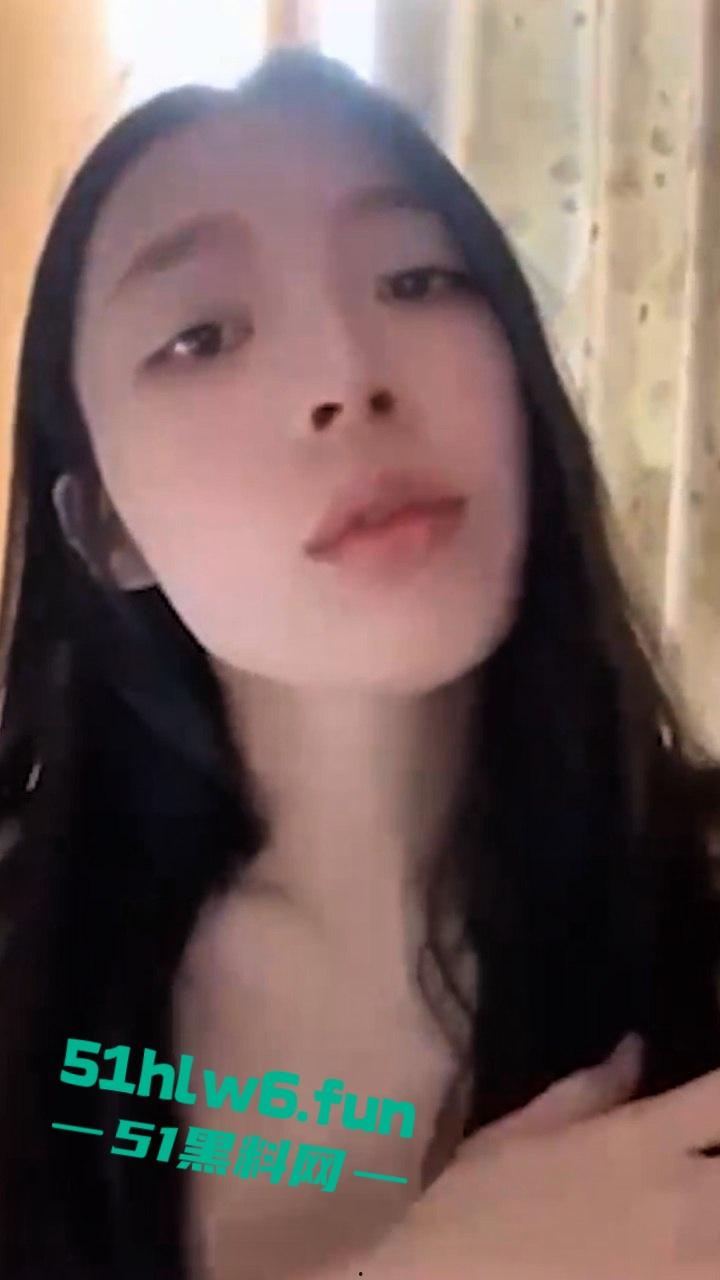 深圳高冷白领【王琪】顶级颜值御姐女神，身材更是高挑纤细，为了上位变身风骚母狗，在酒店被领导抽打无套爆操！-6