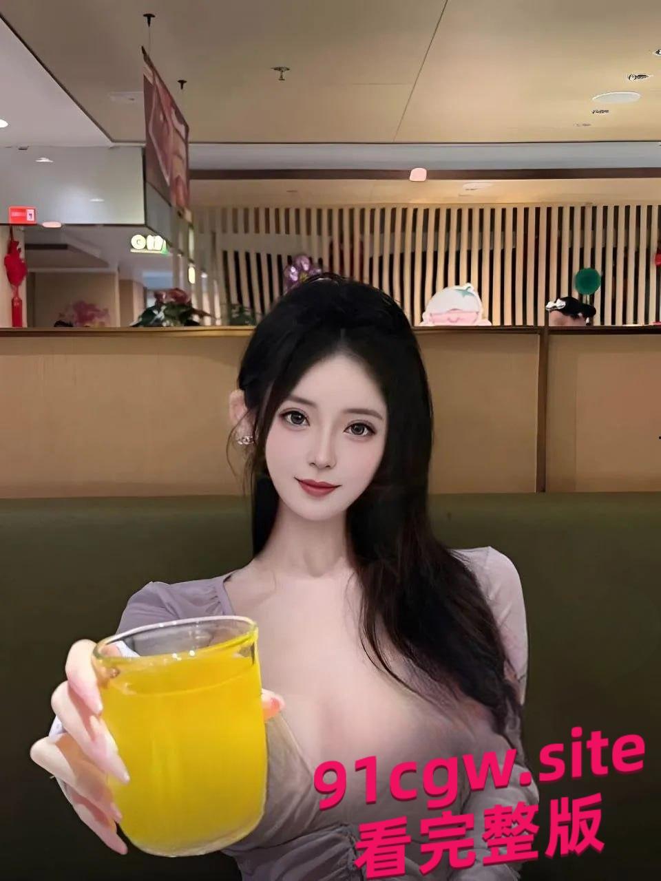 主播直播俯卧撑露奶给家人们看，奶子是真的大#巨乳#骚婊子#直播-2