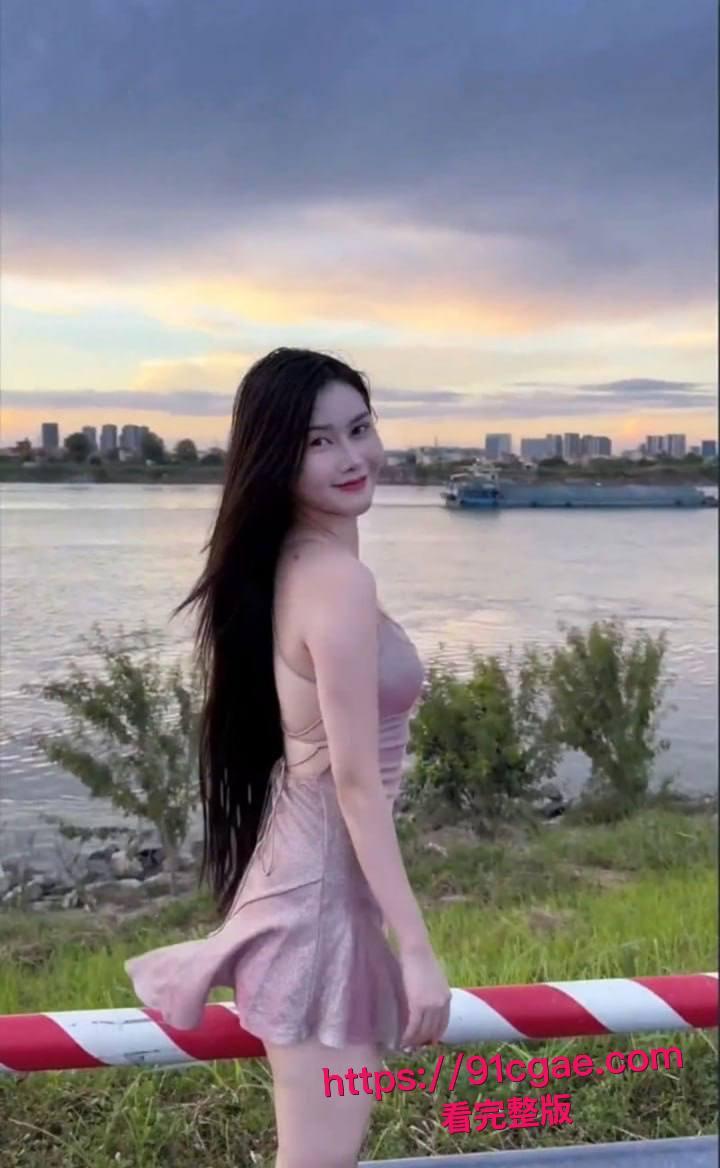 20岁顶级外围 晴晴 黑丝JK渔网全套情趣 影院全裸骑操 KTV吞精打桩 骚到极致的性爱视频合集流出!-1