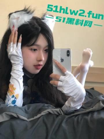 爆火的玉足主播【晴天小猪】最新订制福利恋足色友千万不要错过，犹抱琵琶半遮面的顶级诱惑。-6