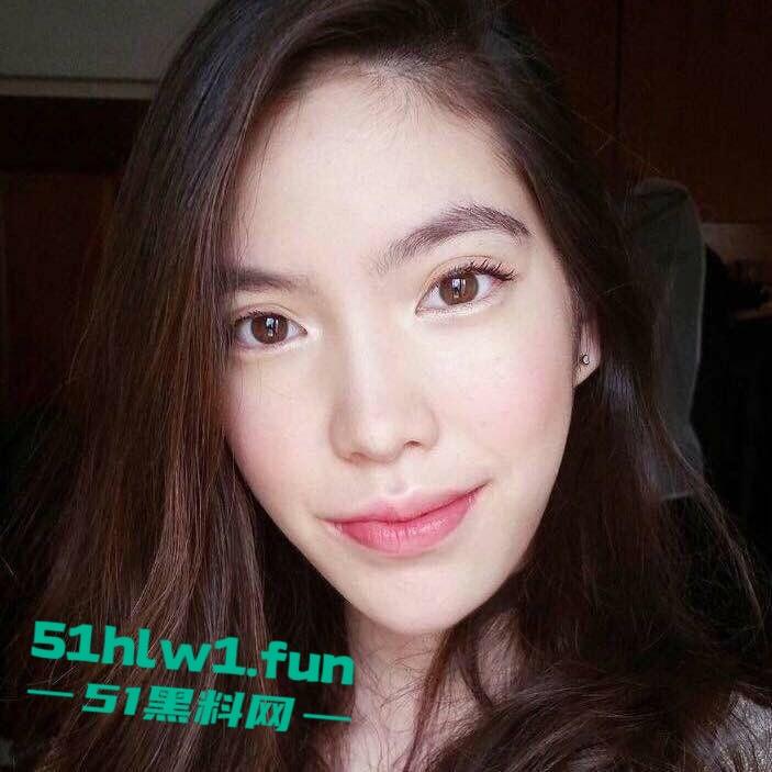 新加坡极品母狗【李玲玉】御姐外表反差骚逼，身材高挑翘臀大奶，修长美腿性感诱人，被主人居家调教爆操视频流出。-10