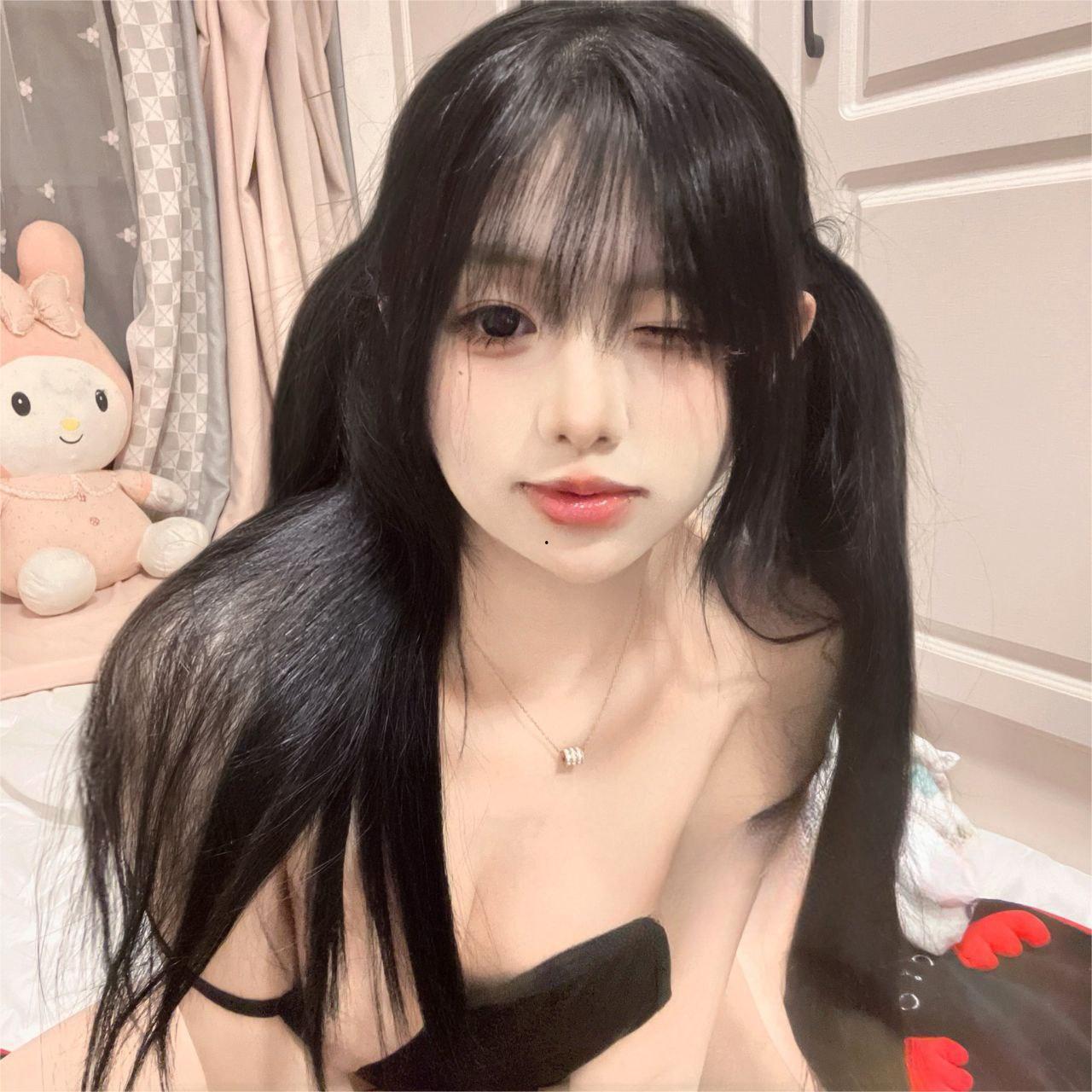 【湖南】常德谢萧 超甜素人小仙 自拍视频流出 大眼萌妹露脸放尿 展示极品身材 骚气指数直接拉满-1