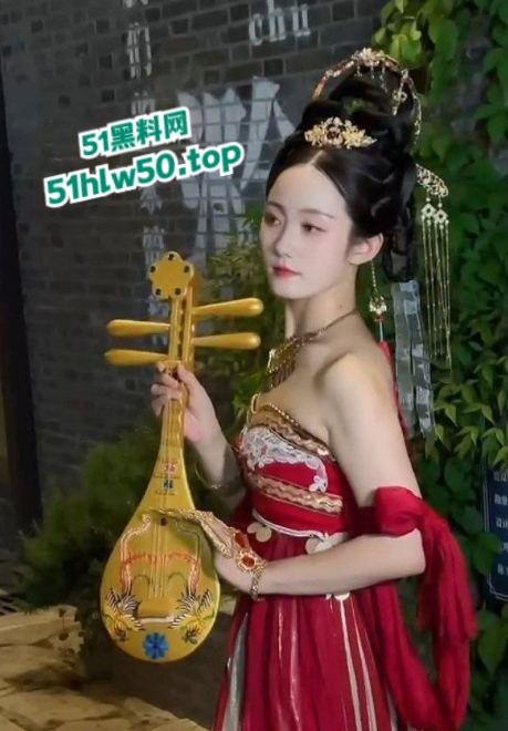 石家庄西苑小学语文老师母狗【张倩】高颜值极品尤物，骚劲十足竟还是个媚黑婊！-4