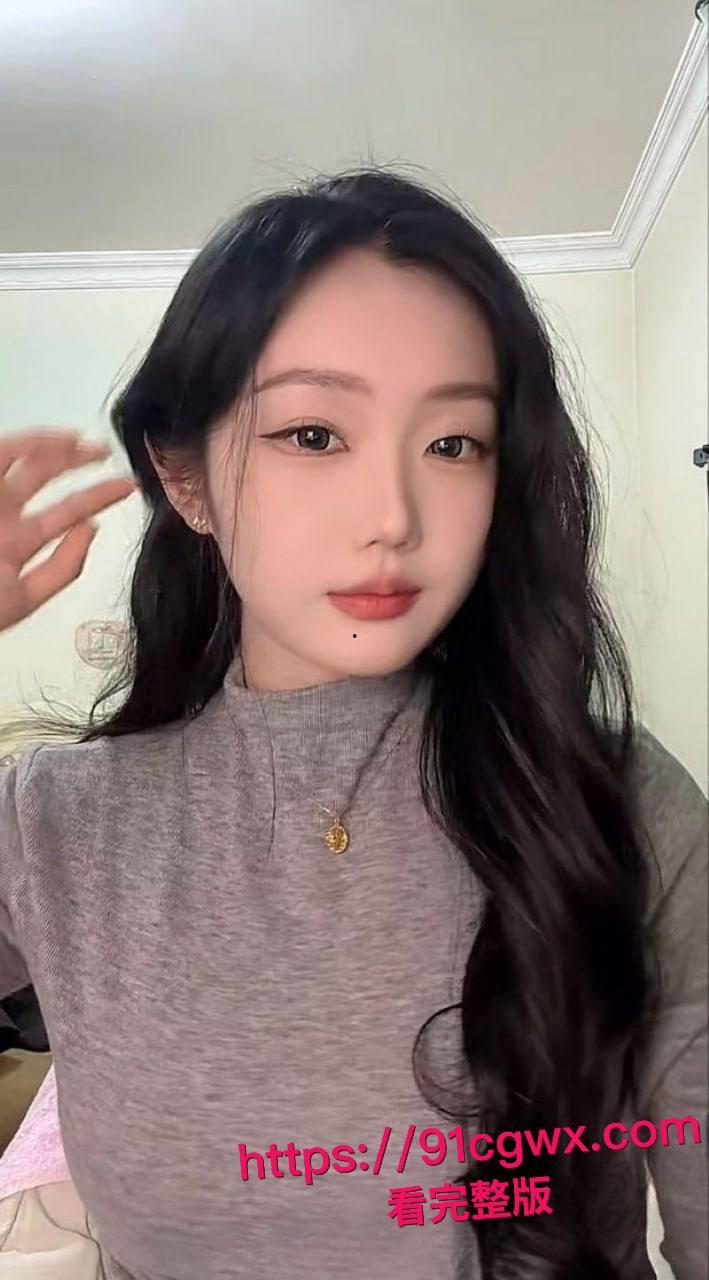 约了个漂亮的学生妹子,和她聊了很久才把她约了出来,后面才知道她居然有男友!-3