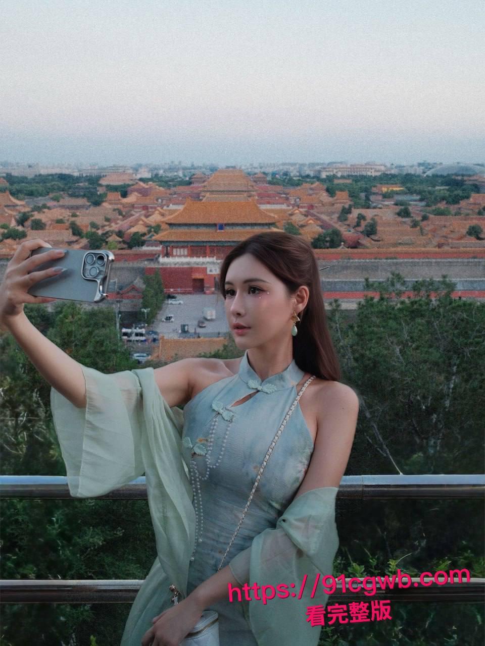 巨乳福利姬艾熙Ashley最新付费片子外流!反差母狗跪舔大屌深喉被多姿势调教狂操最后无套内射-3