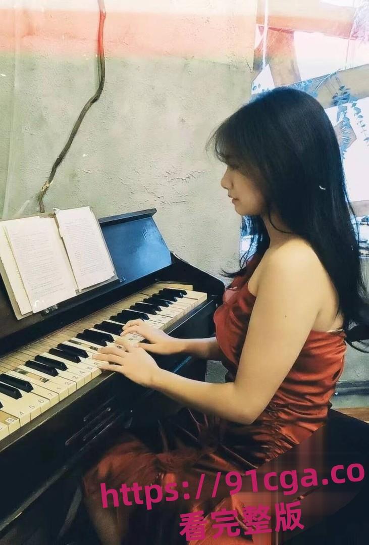 南京艺术学院清纯女大学生『赵思燕』沦为金主玩物!3P调教视频流出!-4