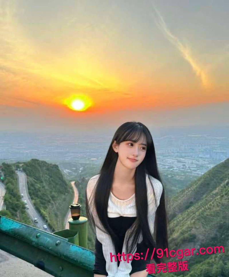 洛阳极品学生妹被富哥包养 户外真空露出尿尿 酒店直接扛腿猛干到腿抖 彻底沦为专属肉便器!-2