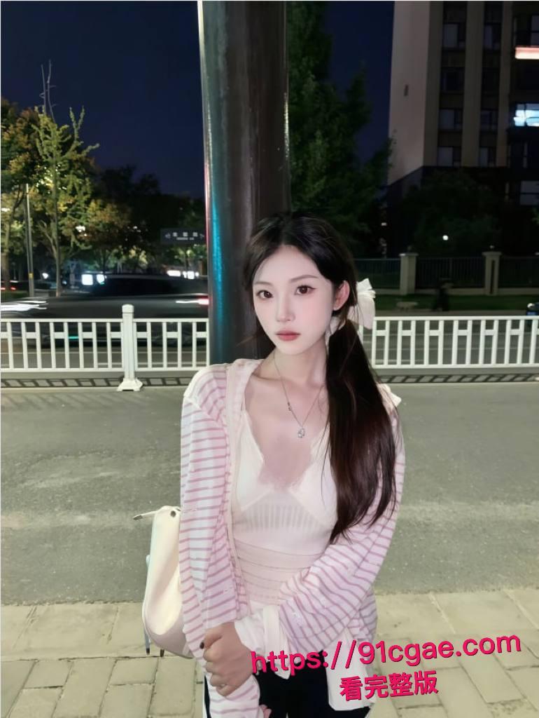 陕西科技职业技术学院李娇被男友爆操射满肥臀!后入狂欢屁股扇的红肿,终极黑料震撼全网!-8