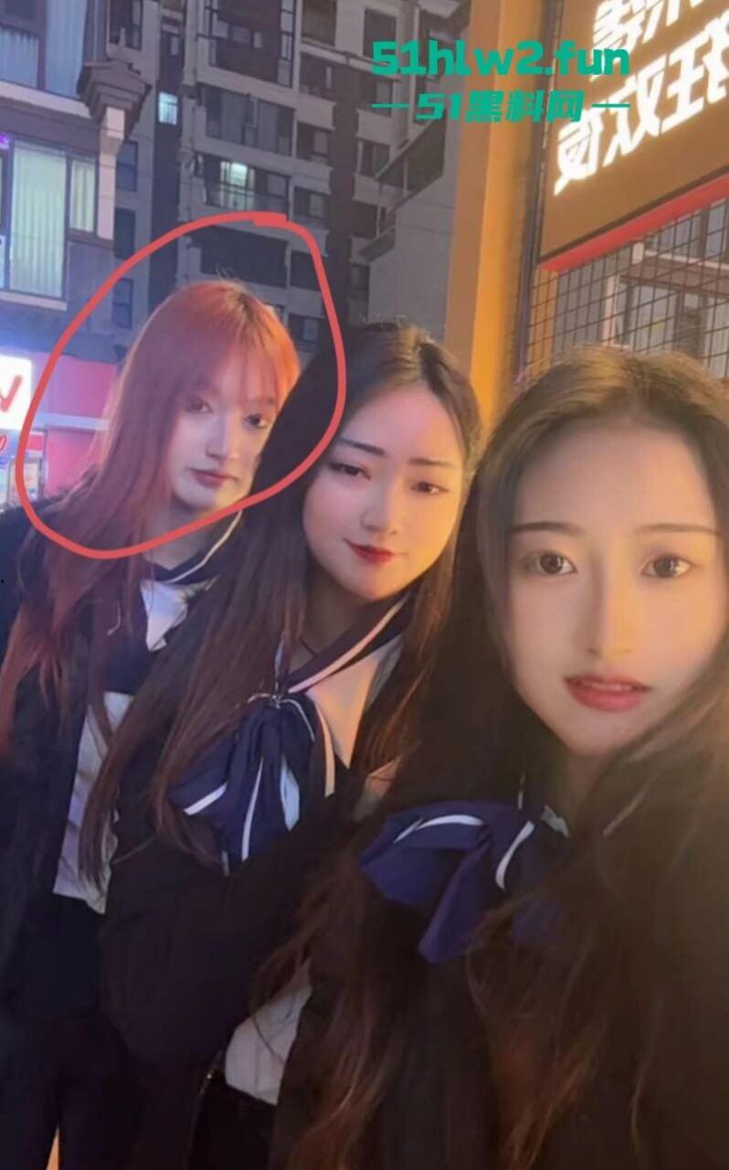 云南楚雄【李华美】00后长腿极品母狗，被曝光私下外围卖淫250就能操这逼真不值钱啊！-1