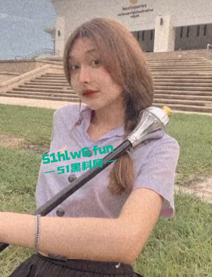 泰国拉拉队女神【Kae】还在上高中的极品尤物，三点粉嫩性感诱人自慰视频流出。-3