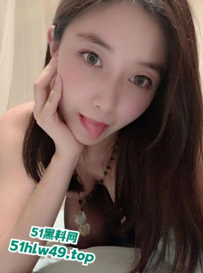 瓜友投稿武汉【王亚楠】小红书上勾搭的幼师，颜值超高性感挑逗聊天记录，床上的样子反差至极！-6