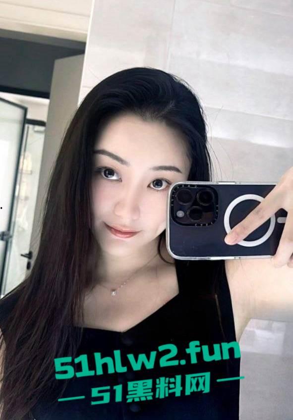 星河地产常州分公司总经理【吴健】与销售主管【刘语娇】及销售们玩群P，兴奋过度引发心梗去世。-7