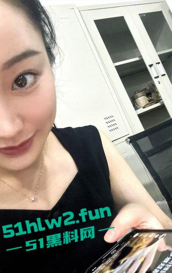 星河地产常州分公司总经理【吴健】与销售主管【刘语娇】及销售们玩群P，兴奋过度引发心梗去世。-9