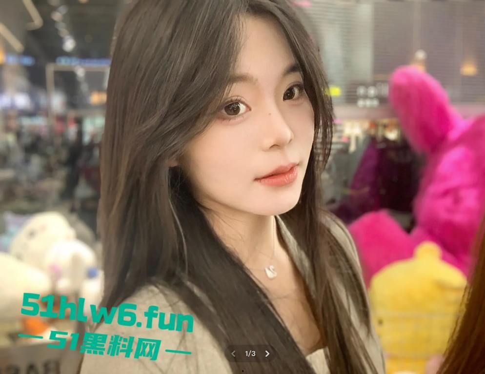 湖北文理学院大二系花【屈佳怡】绝美颜值性感尤物童颜巨乳，骚穴特写自慰视频流出！-2