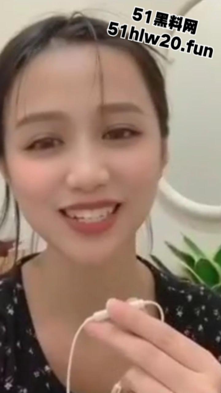 网红泄密偷情私拍，抖音小网红【邓智慧】喝多了趁酒劲和姐夫啪啪，结果私拍视频遭流出。-5