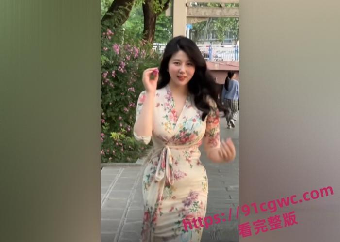 爸爸临时公司加班家中只有我和妈妈,这么好的机会怎么能放过,直接把妈妈操他失禁水都流了一地-7