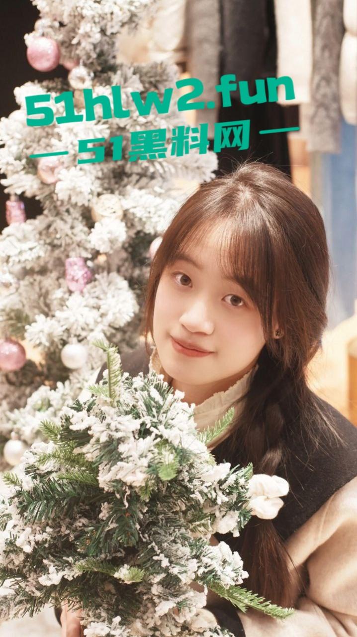 扬州大学骚母狗投稿出圈，JK黑丝无套后入骚气外露，逼脸同框看得粉丝心痒痒！-9