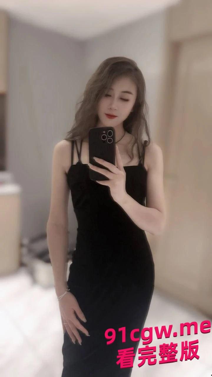 江苏无锡新吴区上品花园美女业主李漫漫 偷情把炮友带来家里！-2