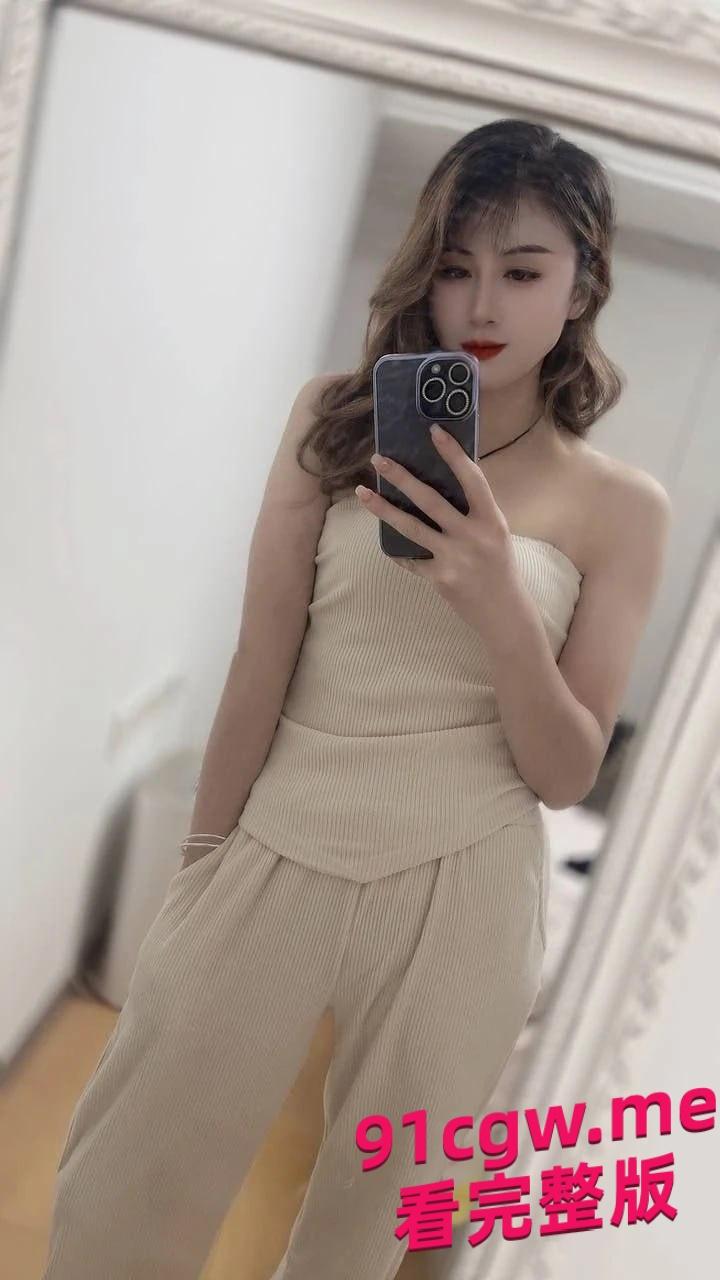 江苏无锡新吴区上品花园美女业主李漫漫 偷情把炮友带来家里！-6